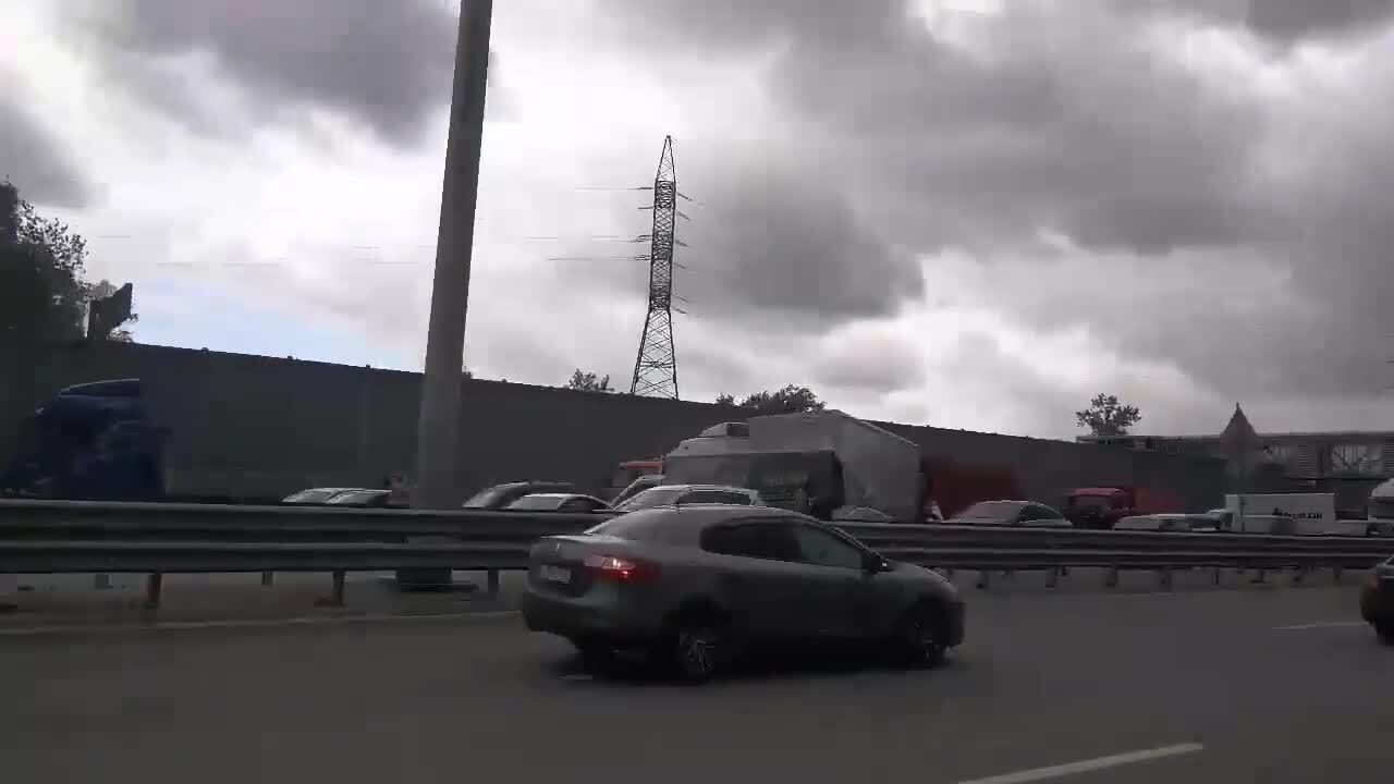 Подмосковье, на Новорязанском шоссе, столкнулись более 10 автомобилей ...