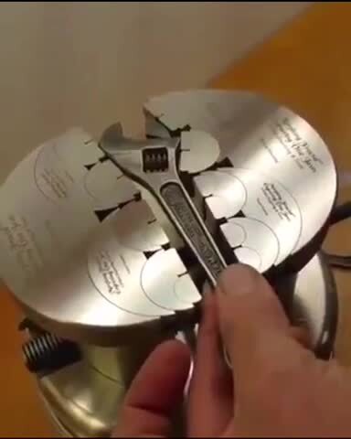 Фрактальные тиски, крутой инструмент.