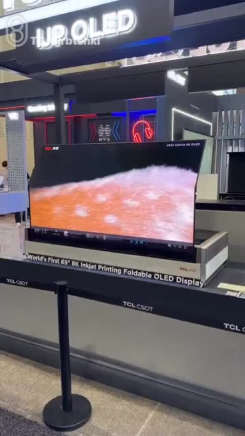TCL - складной телевизор. Как вам?