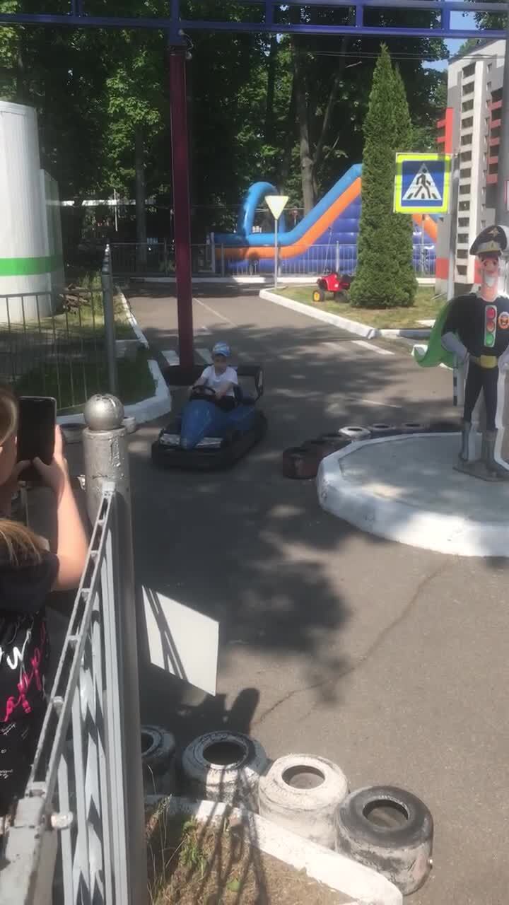 Юный гонщик!!!!