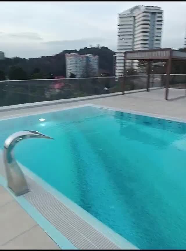 Где то снег, а у нас в Сочи вот так... Можно в бассейне купаться ...
