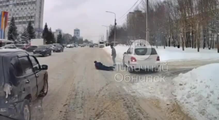 Афоризмы про обезьян. Скройся говорю. Принцесс сжигали на кострах. Один назвал меня принцессой другой сказал скрывая страх. Твой друг назвал меня принцессой а ты сказал скрывая страх.