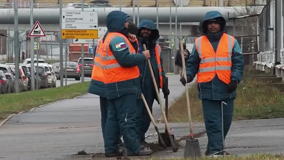 В Питере восхищаются вежливыми мигрантами из Индии